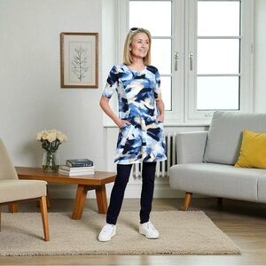 NWOT, Sunday Betsy Abstract Tunic Top, Large, Blue, Beige